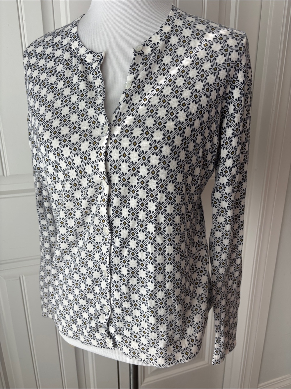 Ann Taylor White Button-Front Top with Navy Geometric Print